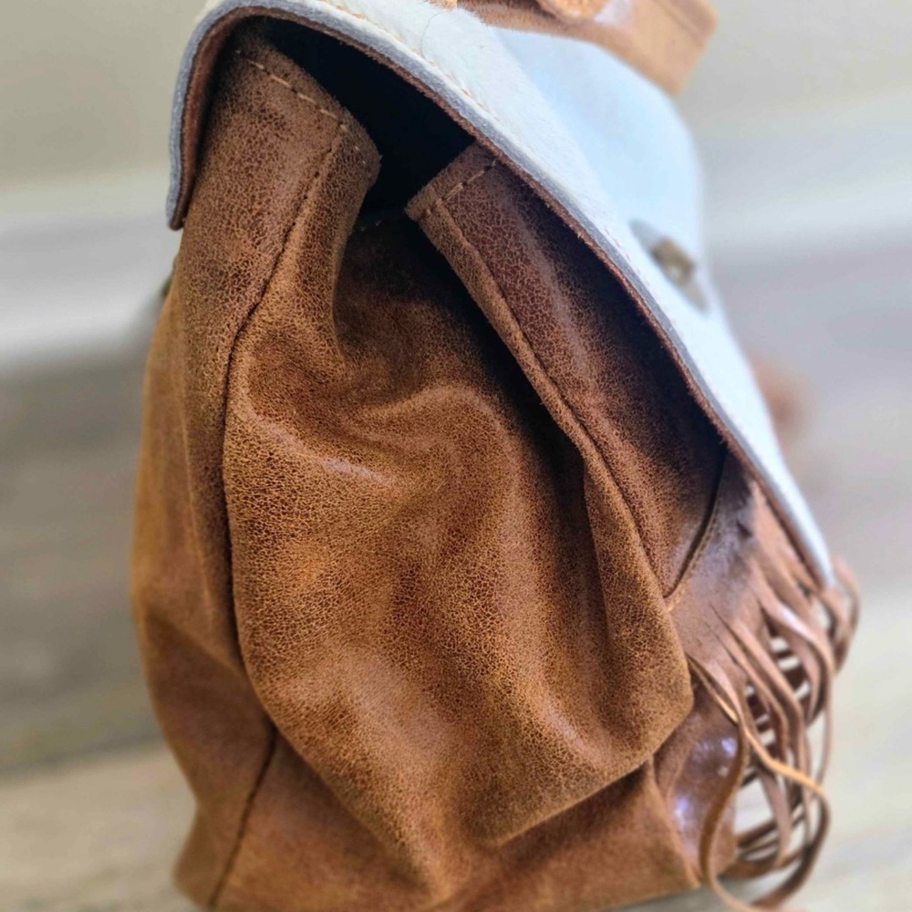 White and Tan Fringe Top-Handle Women's Bag - Picture 4 of 8
